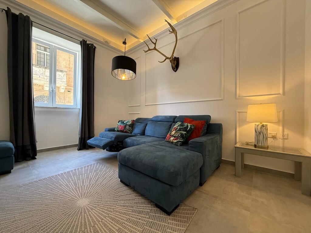 Sliema-maisonette-for-rent-safe-location-christies-malta